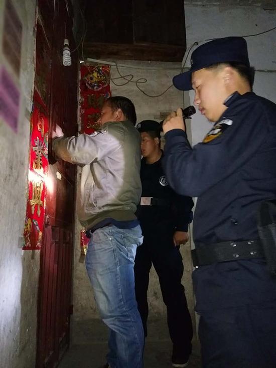 通化粗心妈妈误将幼女锁家中 