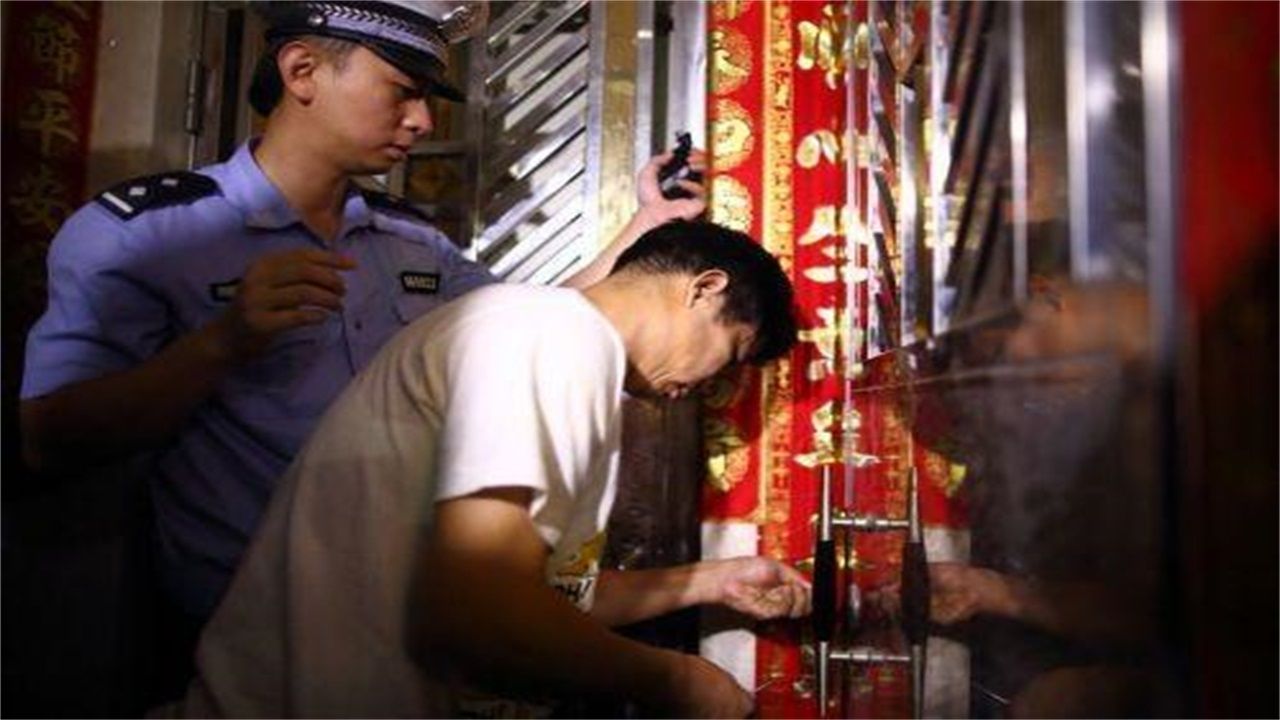 通化请开锁师傅开了锁后，师傅